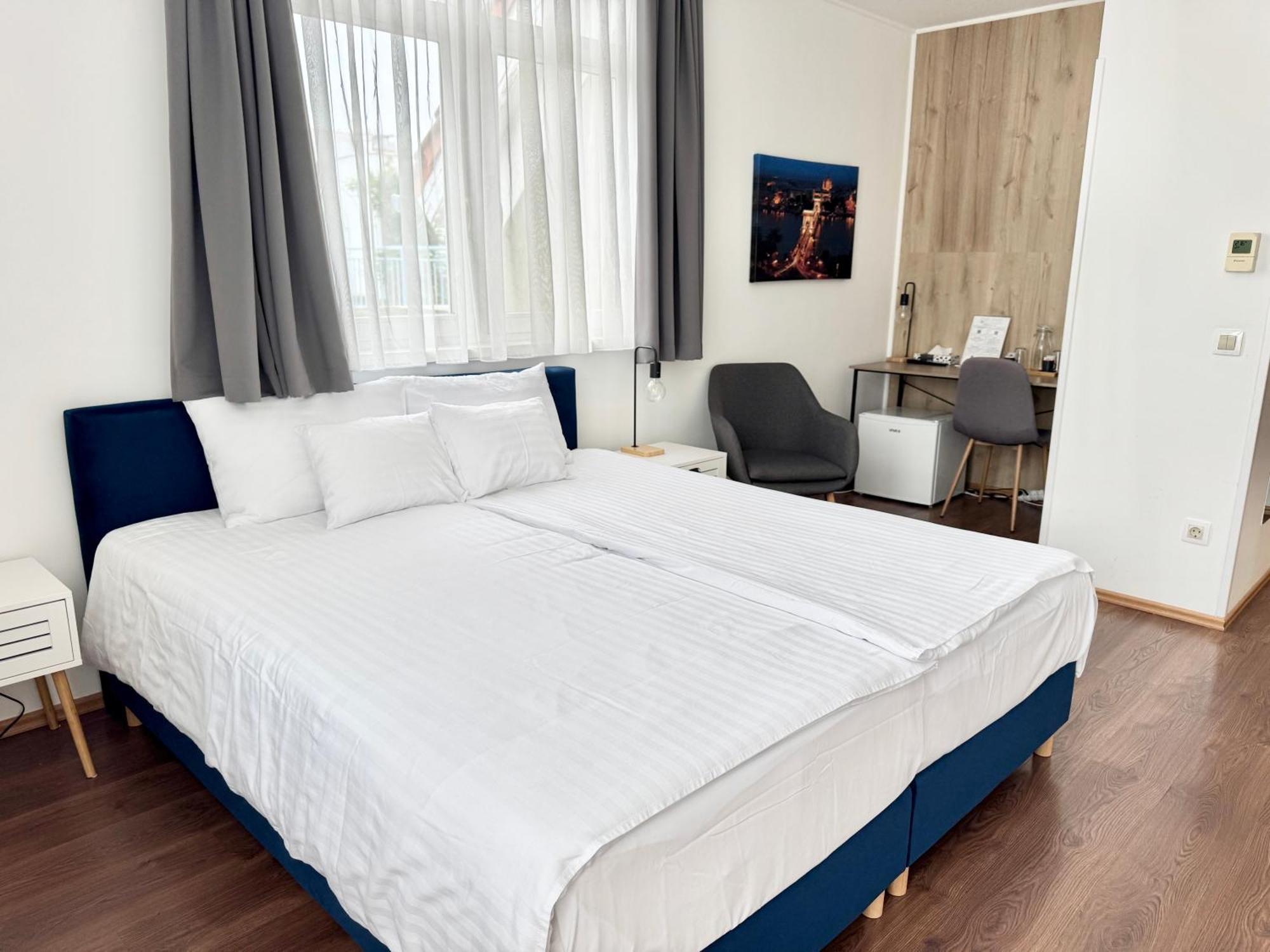 Rooftop With Underground Parking Hotel Budapest