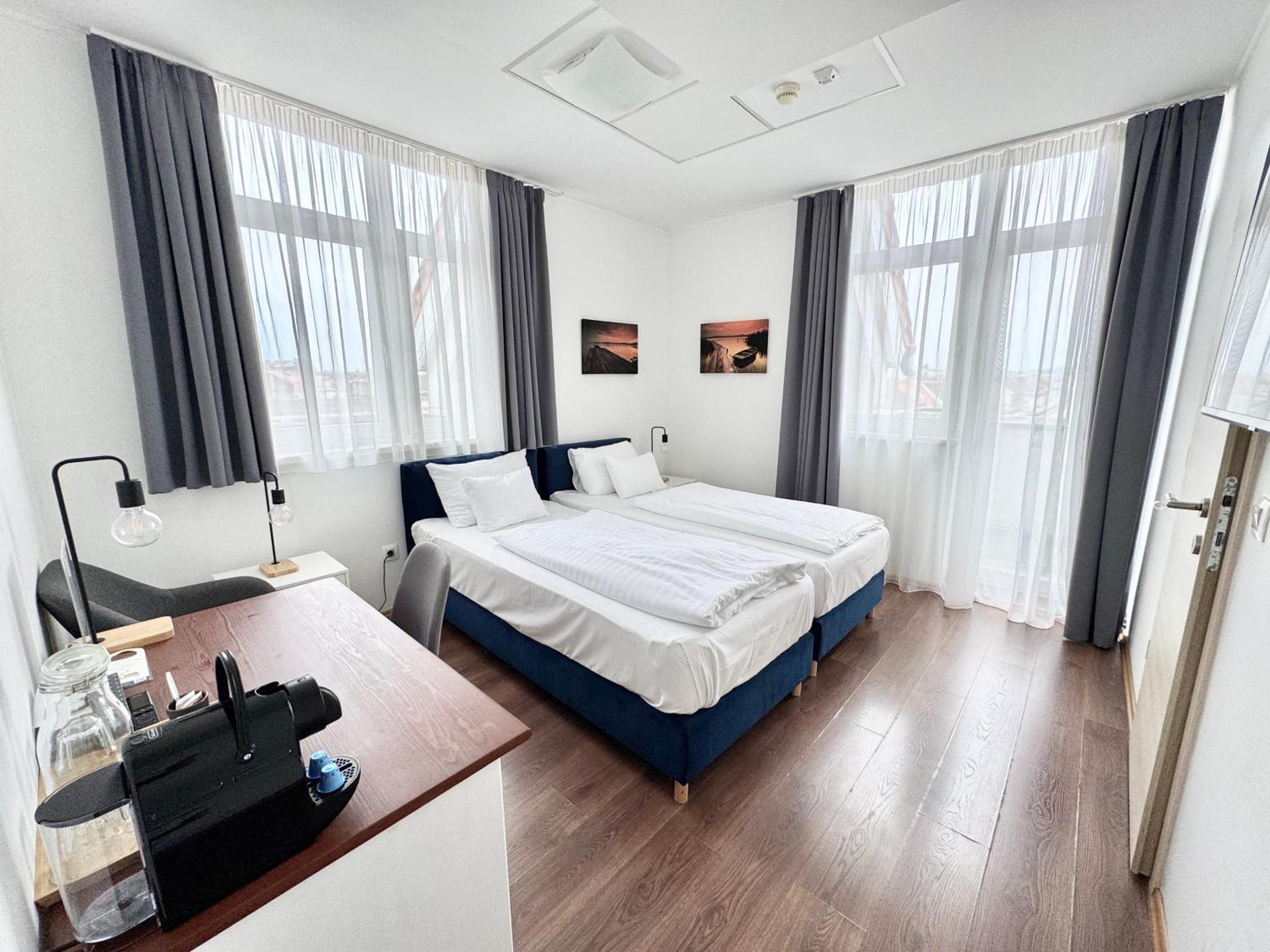 Rooftop With Underground Parking Hotel 3*
