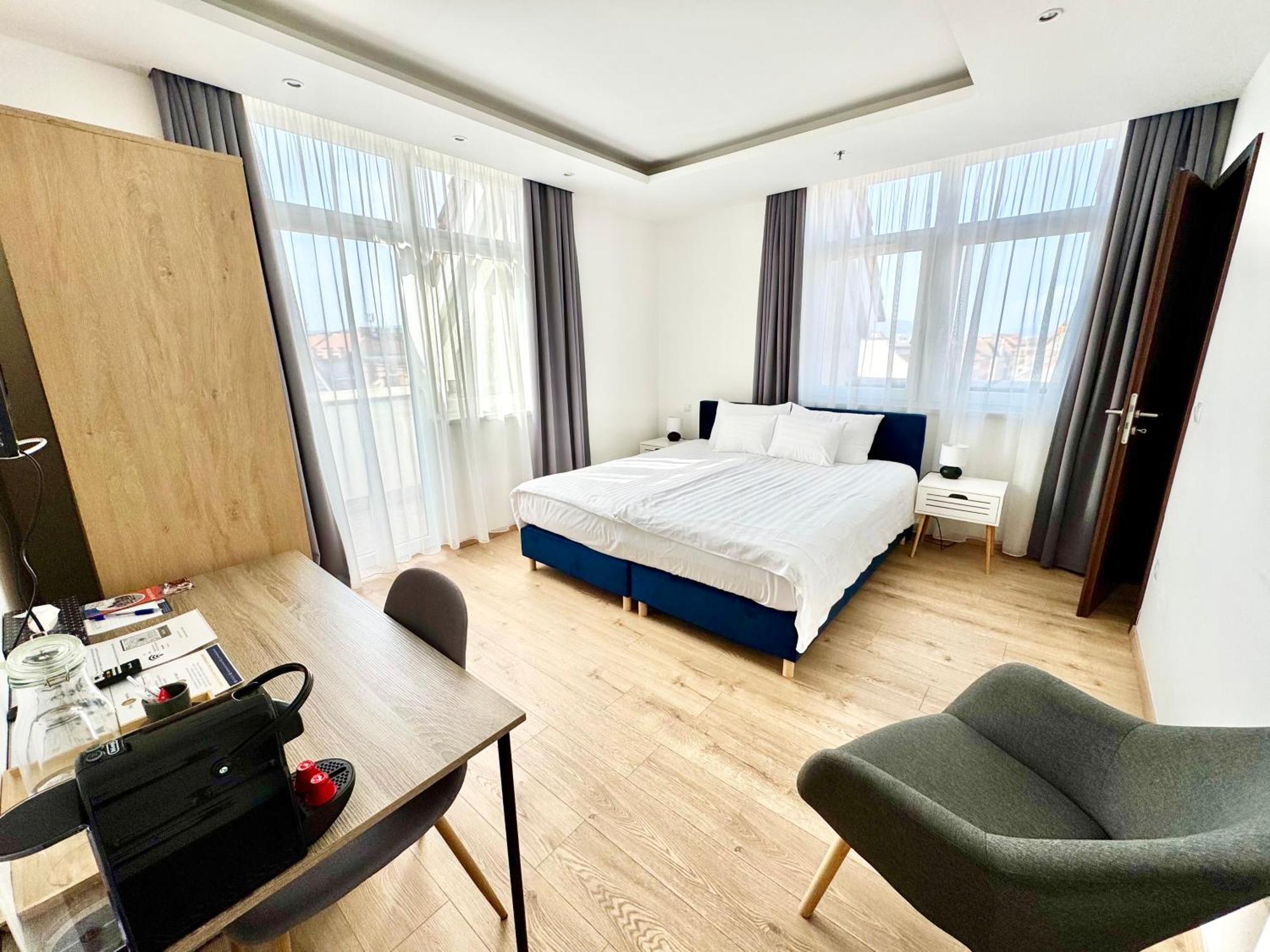 Hotel Rooftop With Underground Parking 3*